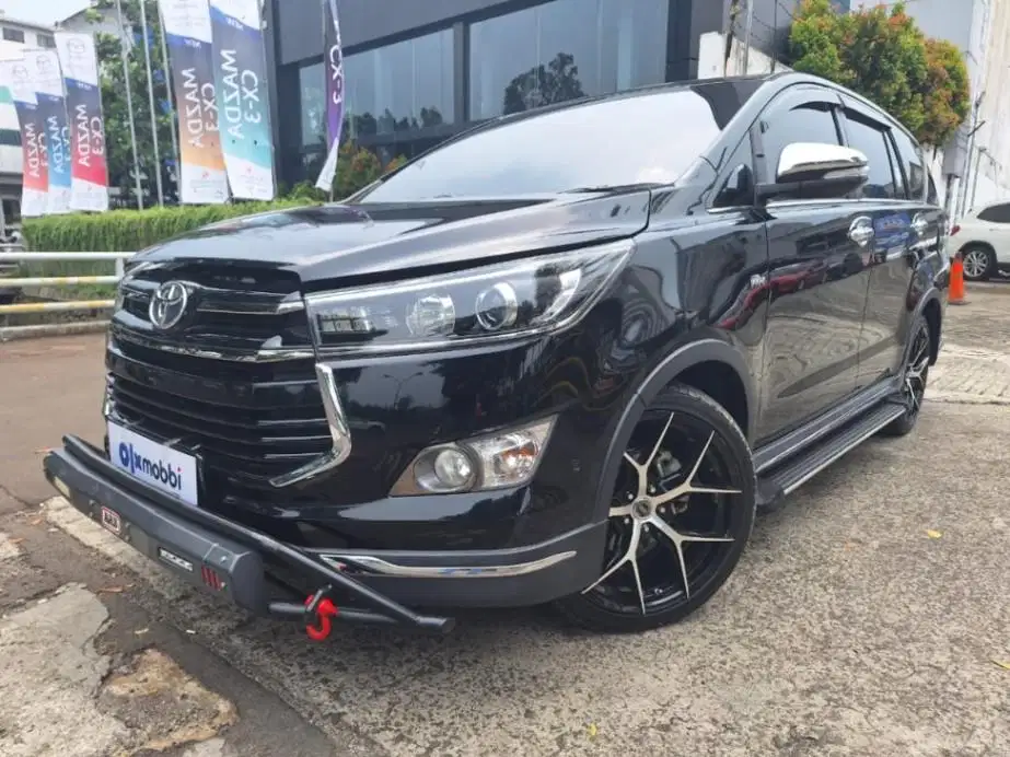 DP MURAH Toyota Kijang Innova 2.0 Venturer Bensin-MT 2017 Hitam CBOPB