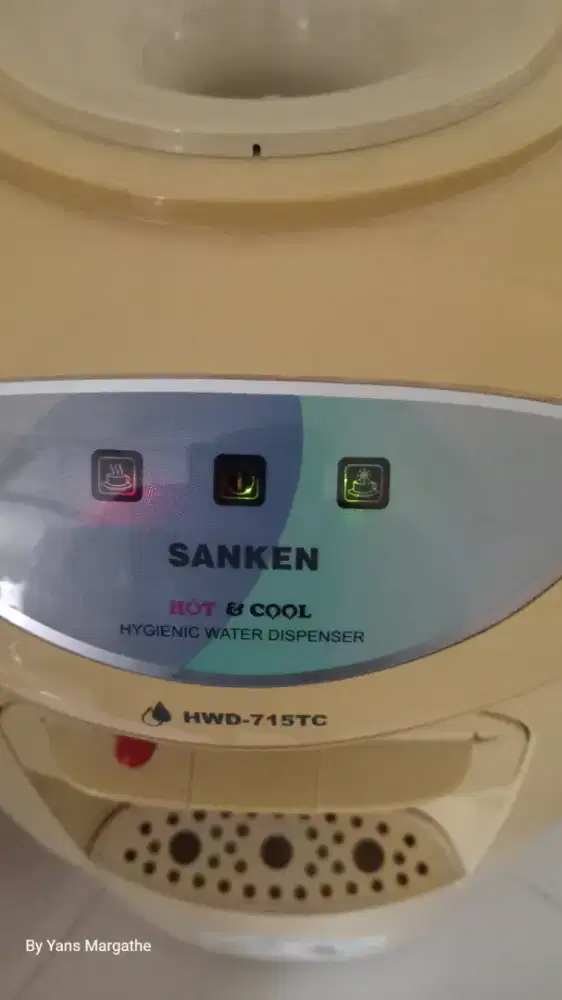 Dispenser merk Sanken Hot N Cool