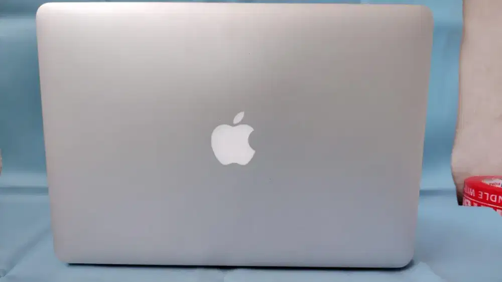 Macbook Air 2017
Core i5
8/128gb