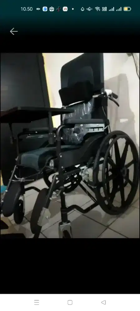 Kursi roda Lansia