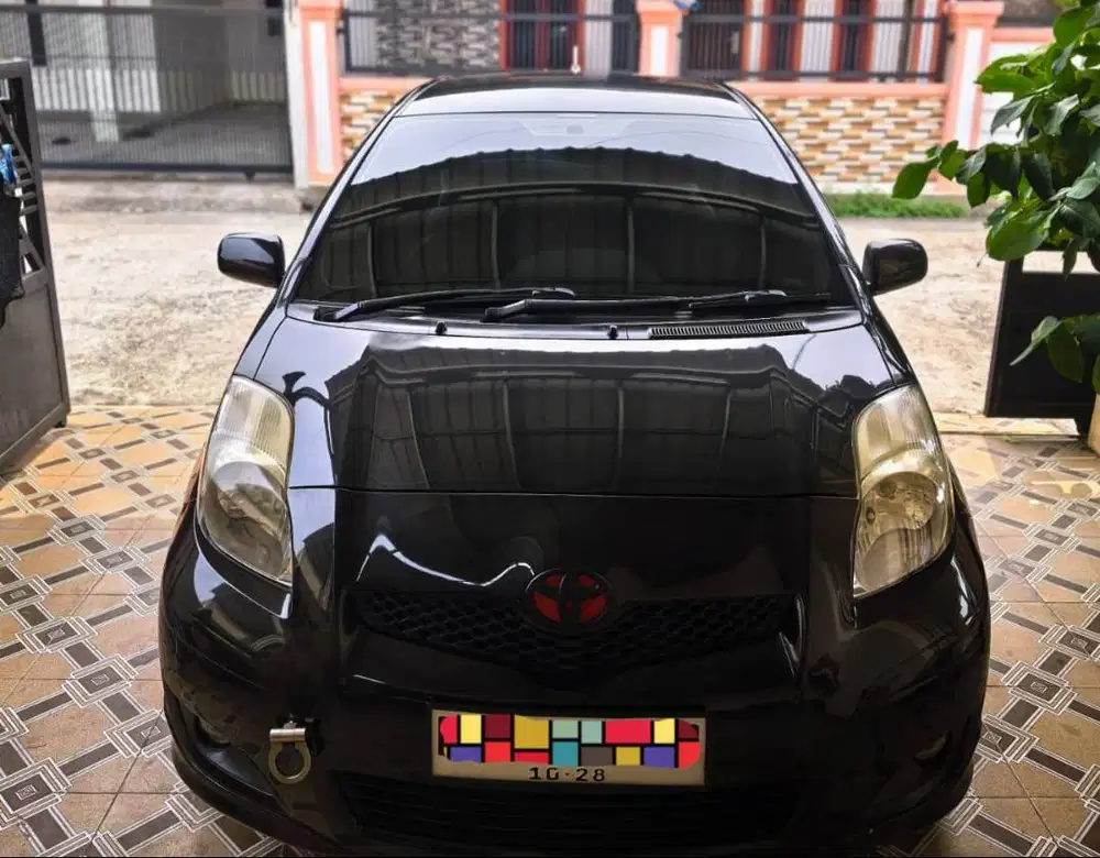 TOYOTA YARIS E MT (2011)