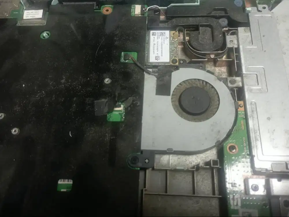 Jasa Servis atau Perbaikan dan Maintenance Laptop dan Komputer