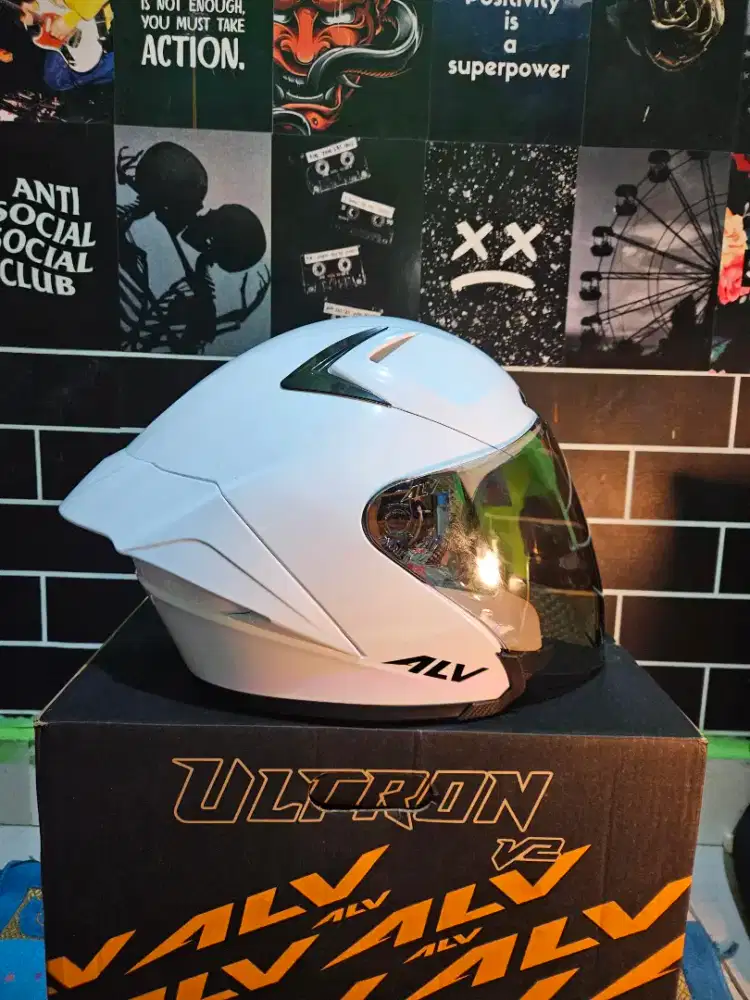 Helm ALV Ultron size M (White) Fullset Like new