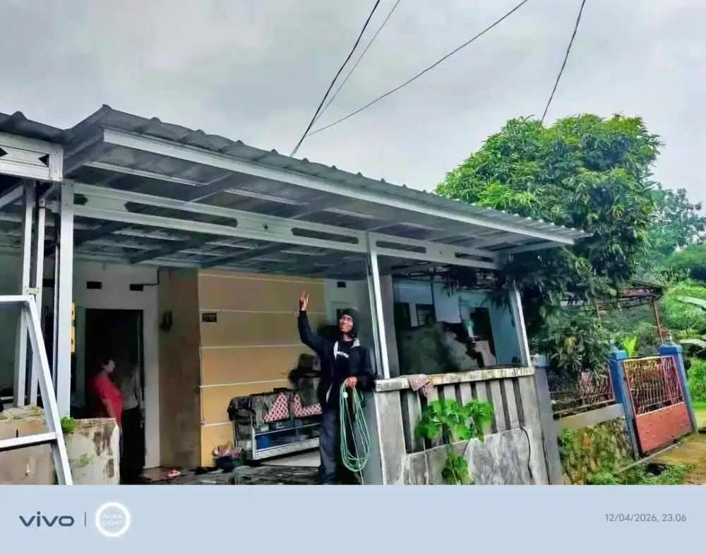 Kanopi baja ringan dan garasi
