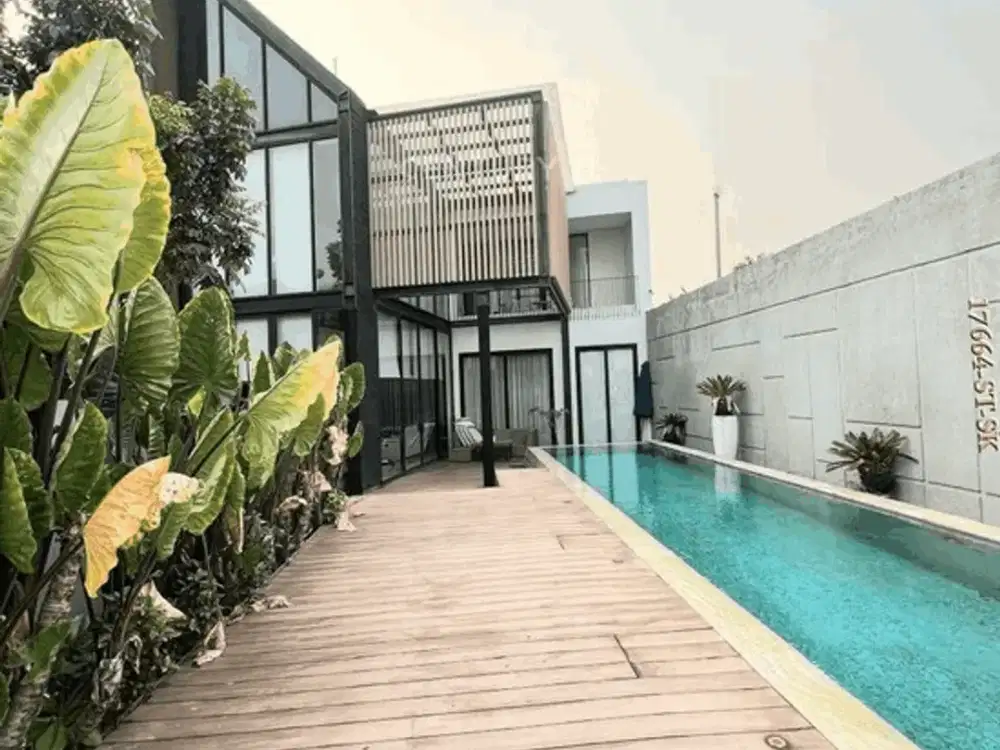 Dijual rumah mewah 3 lantai desain minimalis dengan kolam renang di Bintaro sektor 9