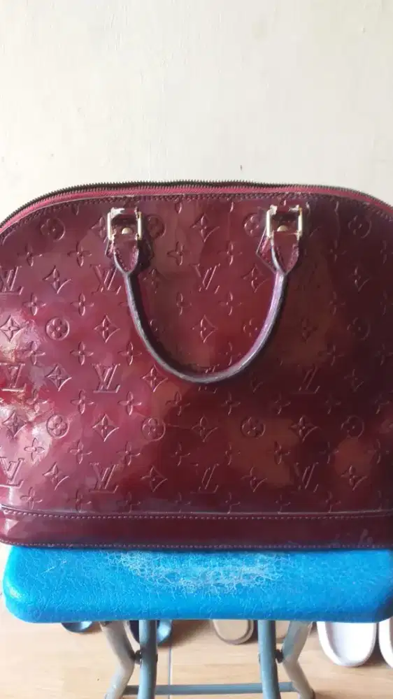 Tas Lv untuk kerja