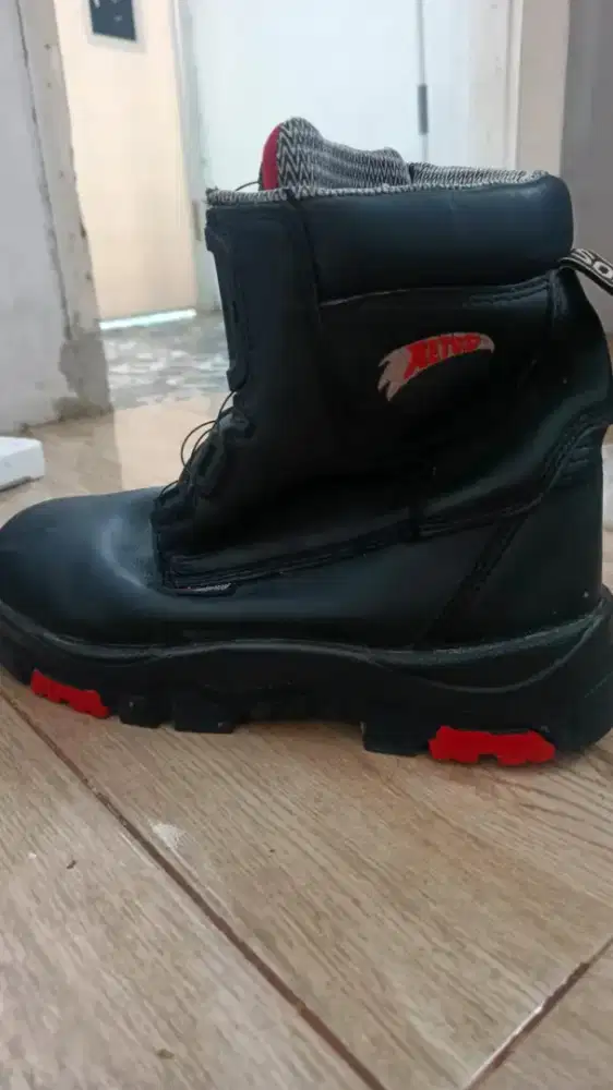 Aetos safety sshoes 42