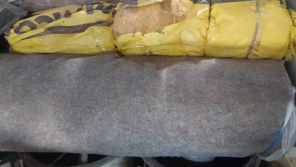 Karpet Peredam 1 gulung dan Glasswol