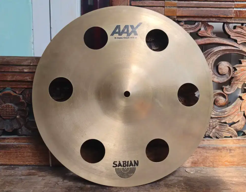 Cymbal crash 16 Sabian AAX ozone 820 g