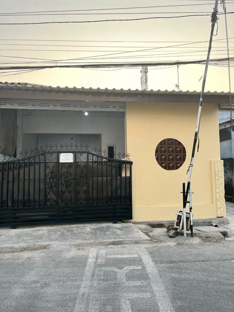 Dikontrakan Rumah 2 lantai (Pertahun) Jakarta selatan