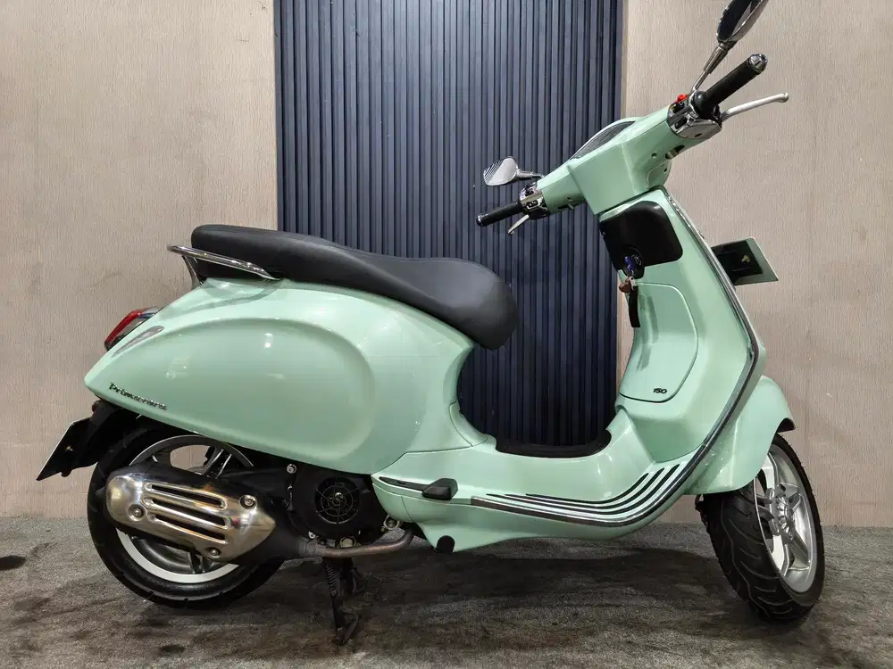 Piaggio VESPA 150 PRIMAVERA 2024 LIKE NEW mulus terawat siap pakai...