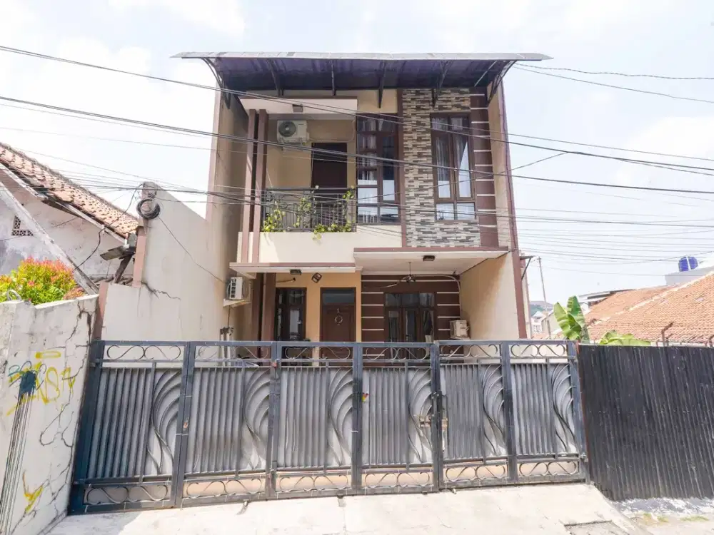 Rumah SHM 2 Lantai 4 Menit ke Stasiun Tanjung Barat Dibantu KPR J-5379