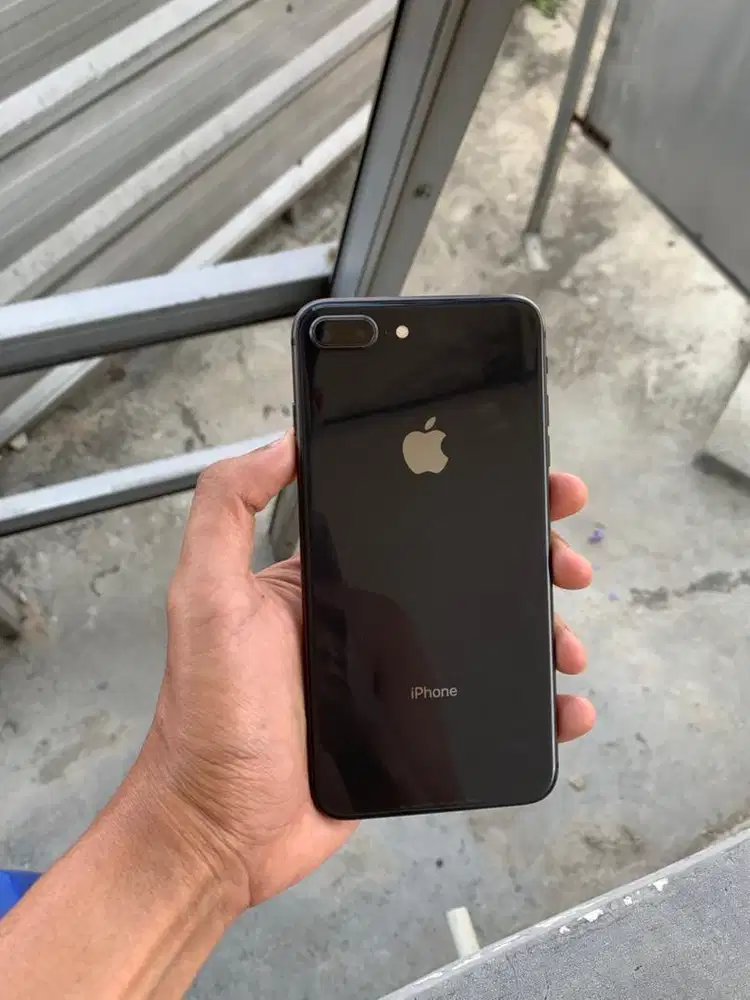 iphone 8 Plus 64 inter Regist