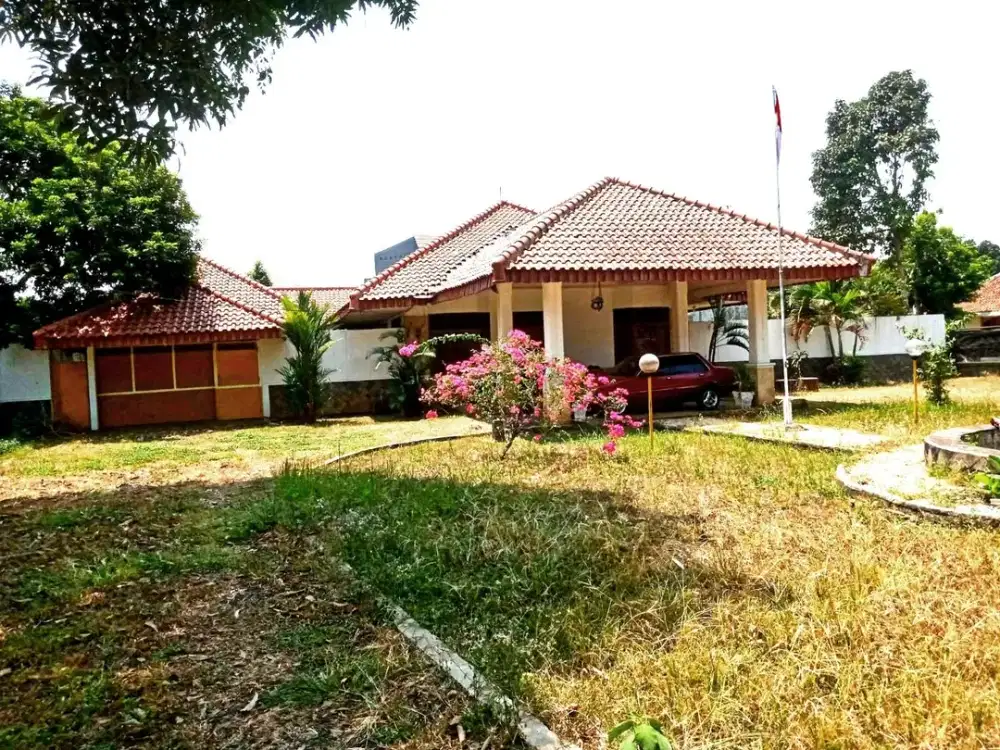 Dijual Rumah Halaman Sangat Luas Bonus Kontrakan di Kranggan Cibubur