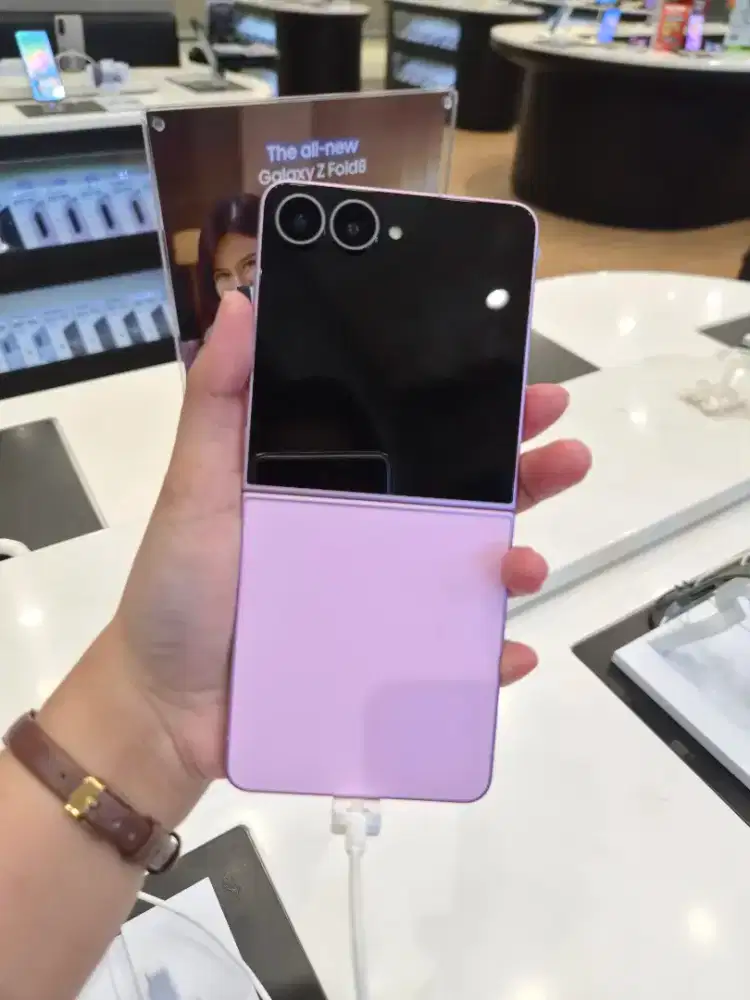 Samsung Flip 8 (free fit3)