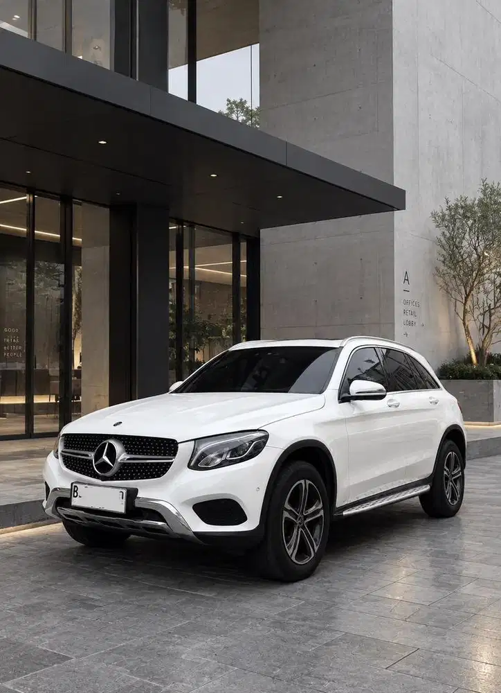 CASH GLC 200 GLC200 MERCEDES BENZ MERCY WHITE ON BLACK PUTIH 2019