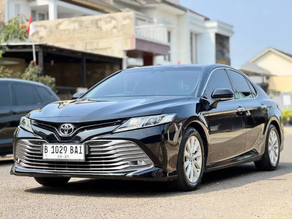 MINT CONDITION ! Toyota Camry 2.5 V AT 2019 Hitam Metalik