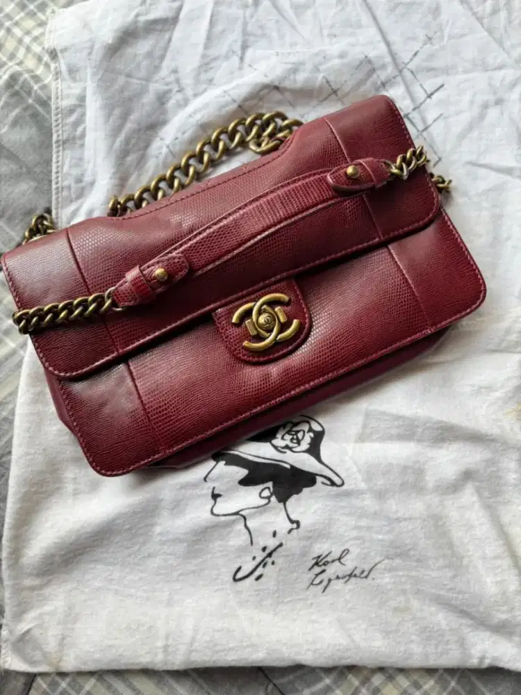 For sale : Chanel burgundy lizard leather medium double flap bag