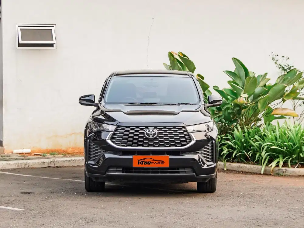 Innova Zenix G Hybrid 2023 Hitam