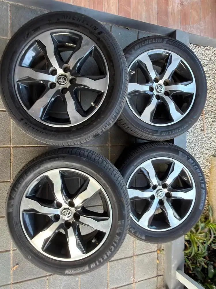 Velg Ori Venturer 2022 dan Ban Michelin 215/55 R17 2024