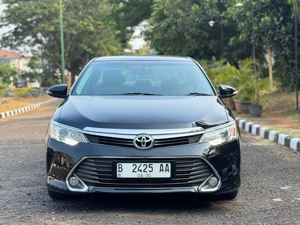 Camry 2.5 V AT 2015 Hitam