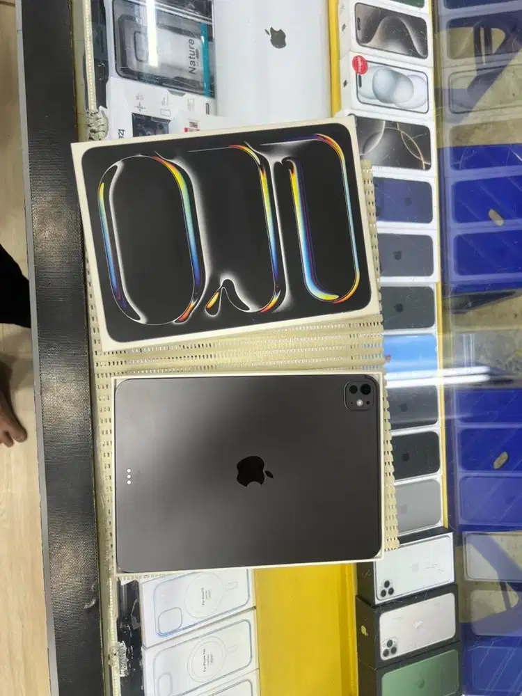 Ipad Pro M5 256GB 11inch Wifi Resmi IBOX Garansi On-Juni 2027 Like New