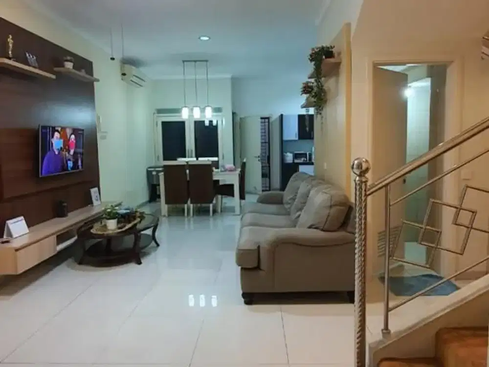 Rare! Rumah Bagus Siap Huni Di JGC Cakung – LT 136 m², LB 180 m², 3+1 KT, Furnish, 3 M Nego