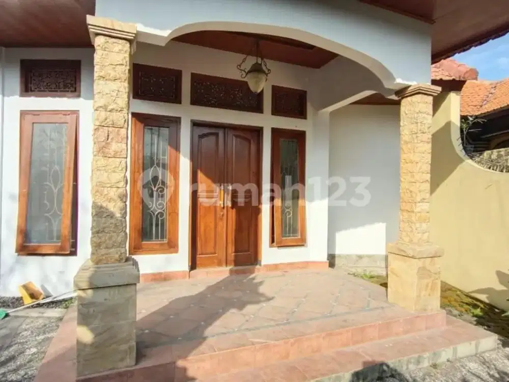 Dijual Rumah Luas 2 Lantai Strategis di Denpasar Utara
