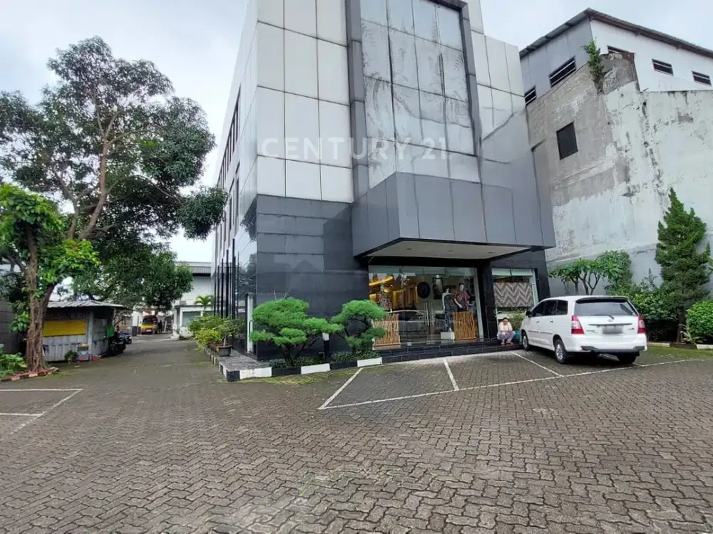 DI JUAL GEDUNG BESERTA GUDANG DI JALAN UTAMA CIPUTAT TANGSEL