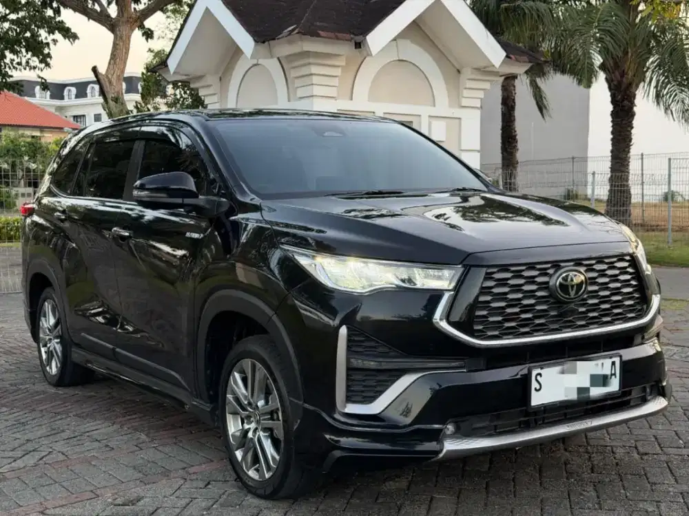 Toyota Innova Zenix Q Hybrid Modellista 2023 Matic Hitam  Favorit