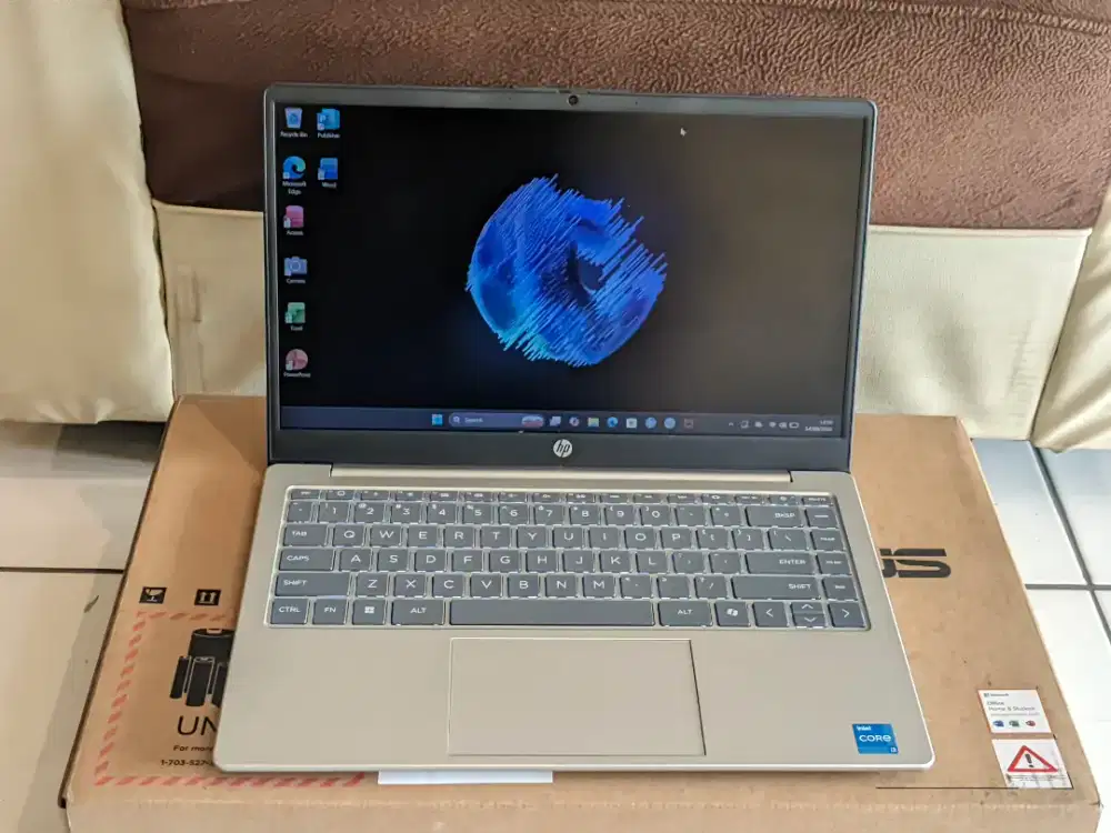 Laptop Hp 14-ep0xxx i3 1315U Ram 8 GB SSD 512 GB