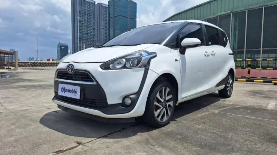 Toyota Sienta 1.5 V Bensin-AT 2017