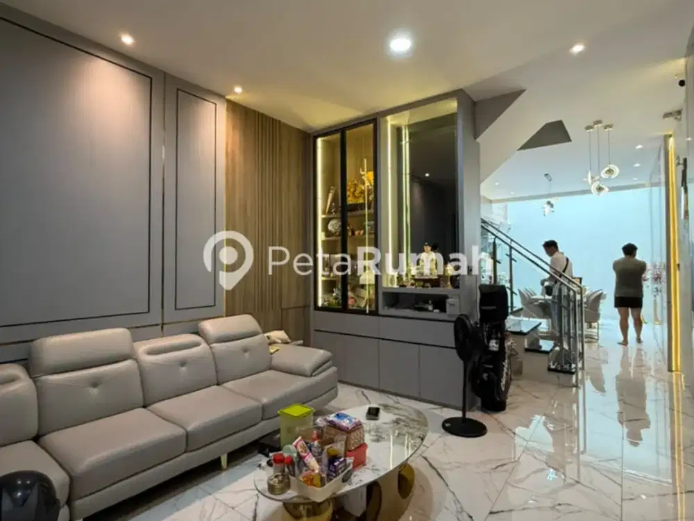 DIJUAL VILLA JALAN BAKTI LUHUR KOMPLEK W VILLAS - MEDAN HELVETIA (indra & andy)