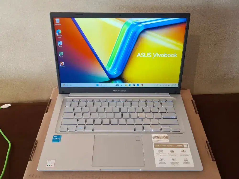 Asus Vivobook X1404VA/Intel Core i3 Gen 13/ Ram 8/512 GB