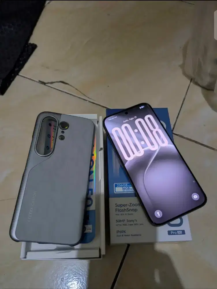 Tecno camon 50 pro 5G (16/256) fulset bawaan.