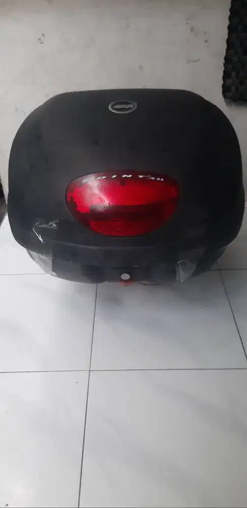 Box Givi E33 plus breket mulus