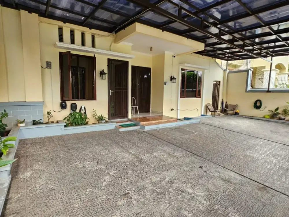 Dijual Rumah Bagus Luas 324 m, 7 Kamar Tidur di Murai Sektor 1 Jakarta Selatan