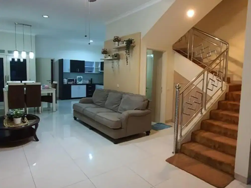 Rumah Bagus siap huni, 2 Lantai Jakarta Garden City, Cakung Jakarta Timur