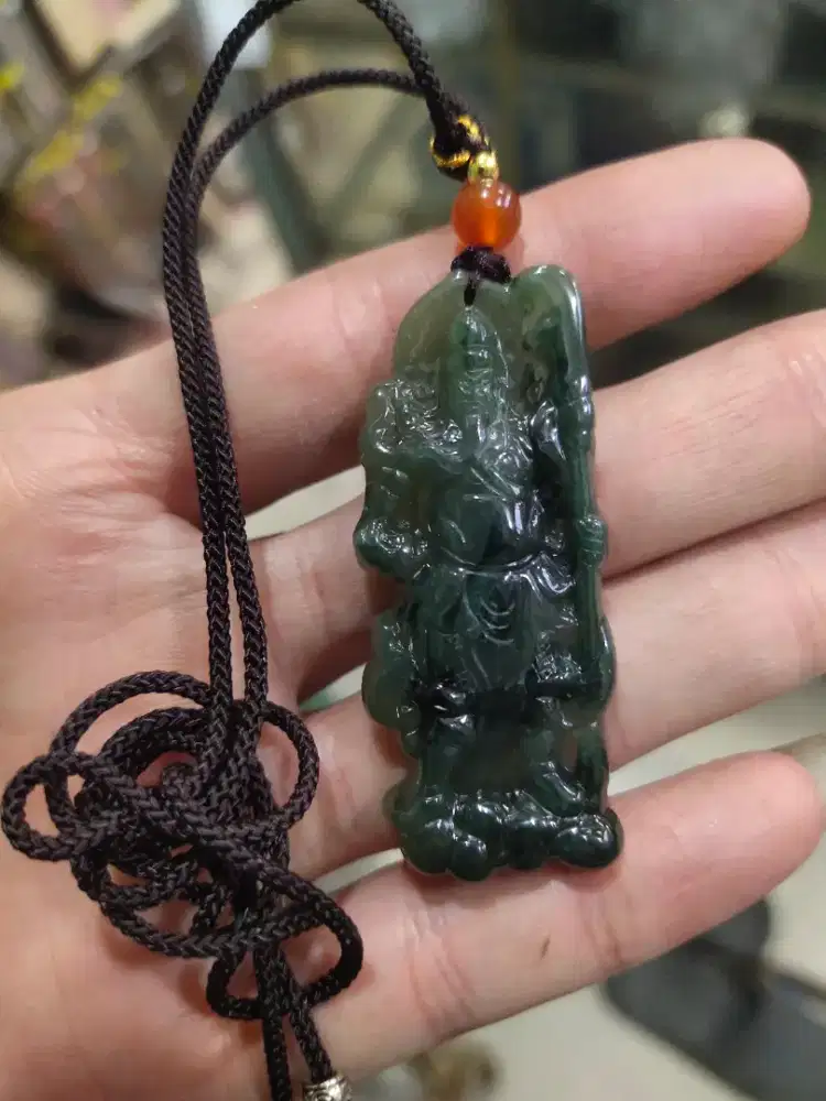 Liontin Giok Buma Jadeite Natural Tipe A Asli