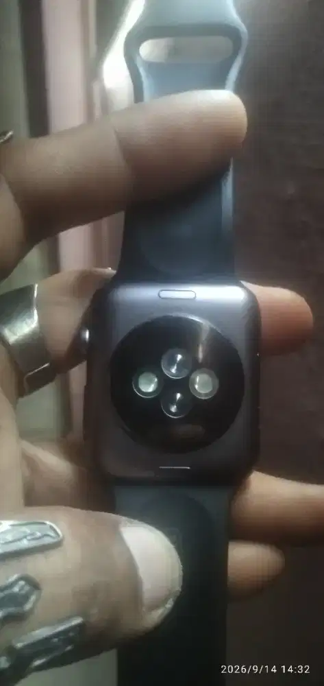 iwatch seri 2 tampil logo