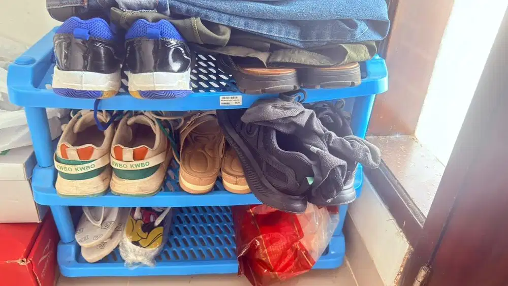 Dijual rak sepatu
