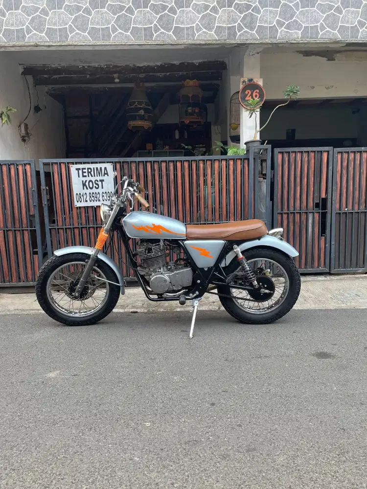 YAMAHA SR400 2h6