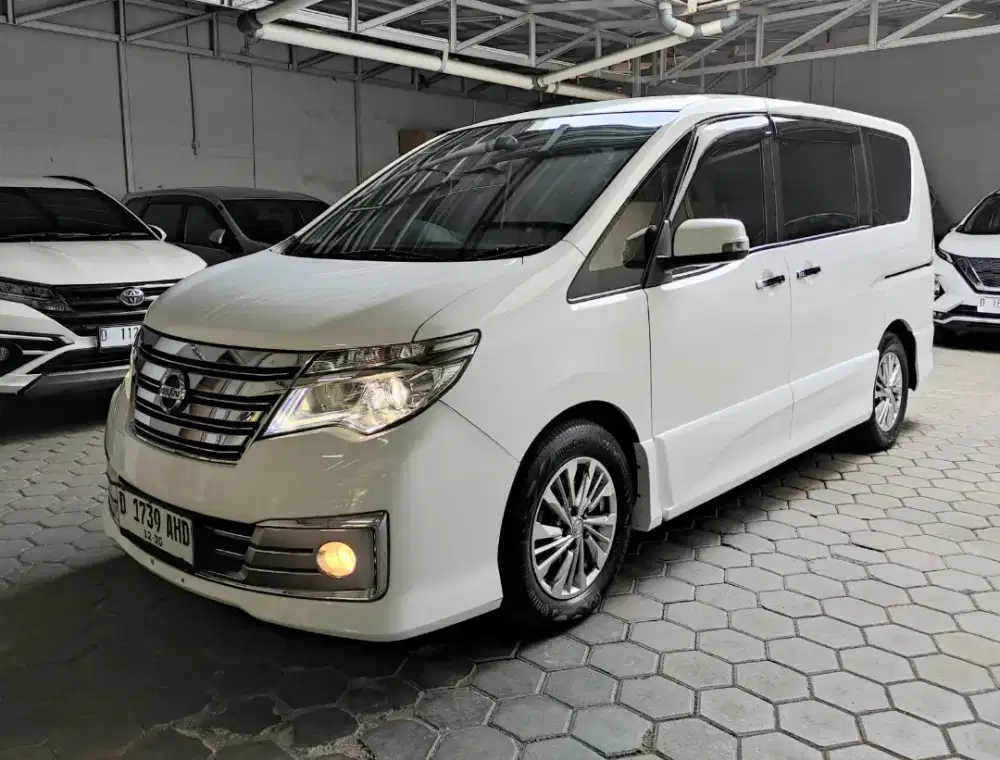 SERENA HWS PANORAMIC C26 2.0 AT 2017 LowKM 50rb RECORD NISSAN BANDUNG
