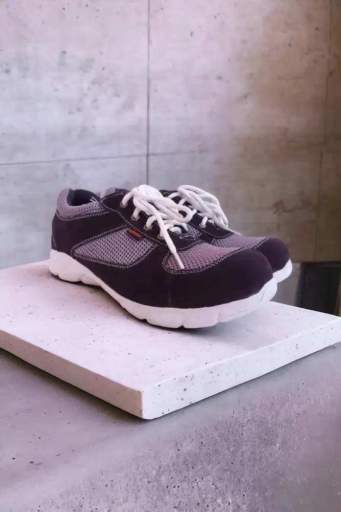 Hemat Sepatu safety pekerja tambang batu bara Telukjambe
