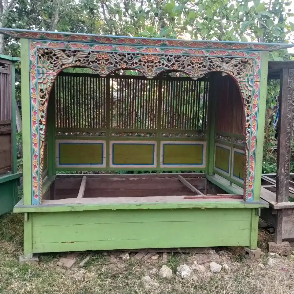 Ranjang kerbungan warna tua
