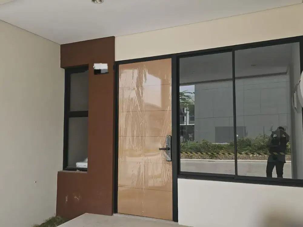 TURUN HARGA DIJUAL CEPAT Rumah Cluster Brand New 2 Lantai dengan Lokasi yang Sangat Strategis di Pasadena Spring, PIK 2