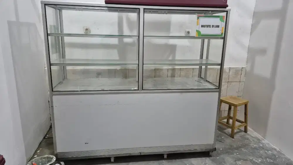 Etalase Aluminium Kaca untuk Jual Makanan