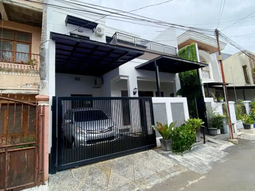 Rumah Cantik Furnished Tanah luas Dalam Komplek Strategis di Taman Galaxy Bekasi
