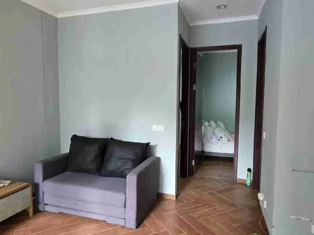 DISEWAKAN RUMAH TIPE TOWN HOUSE FULLY FURNISHED, TINGGAL BAWA KOPER SIAP HUNI