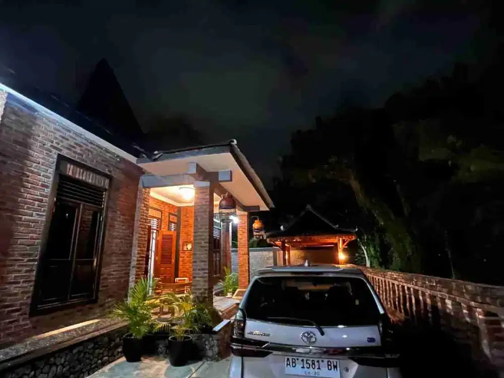 disewakan homestay etnic Java 1 lantai full furnish dekat kampus UMY dan almaatta